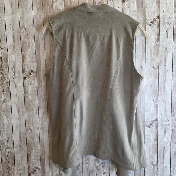 Altar'd State Gray Sleeveless Vest - Picture 6 of 8